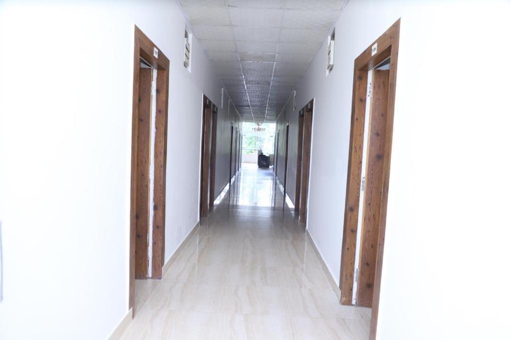 Hotel Aashirvad Faridabad Bagian luar foto