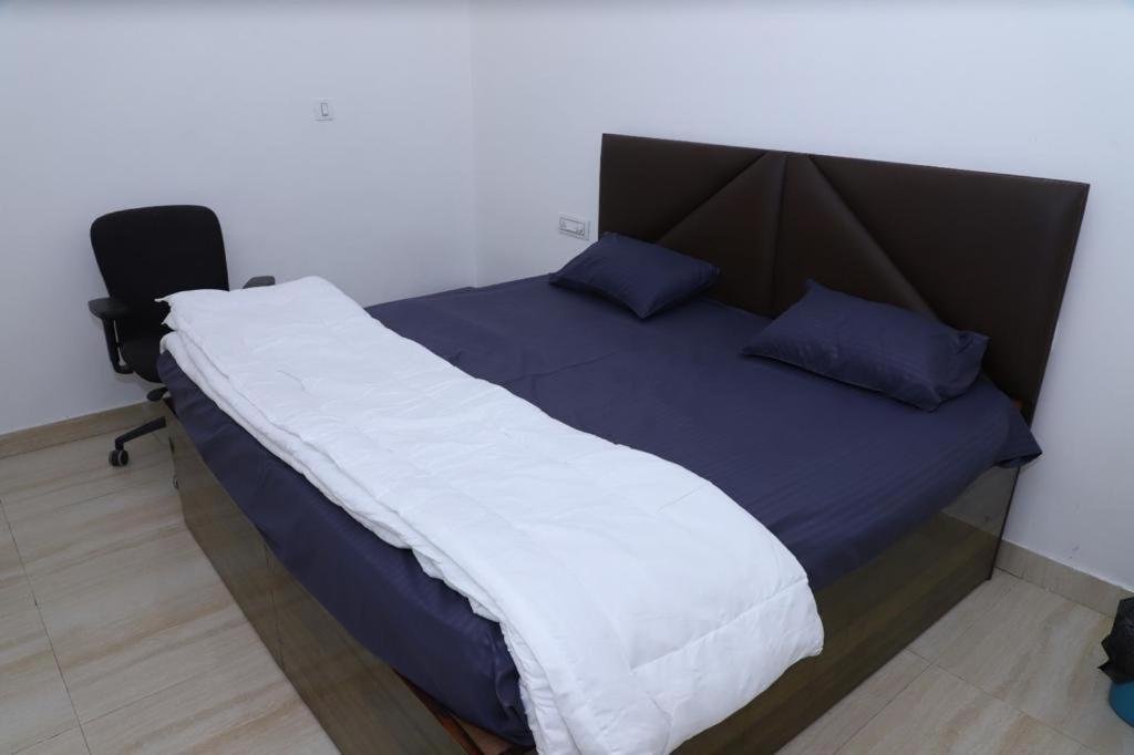 Hotel Aashirvad Faridabad Bagian luar foto